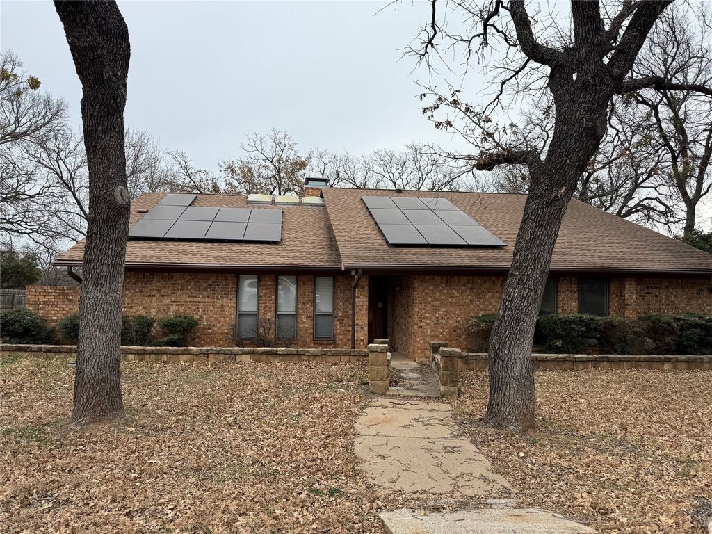 703 E Murco Drive, Mineral Wells, TX 76067