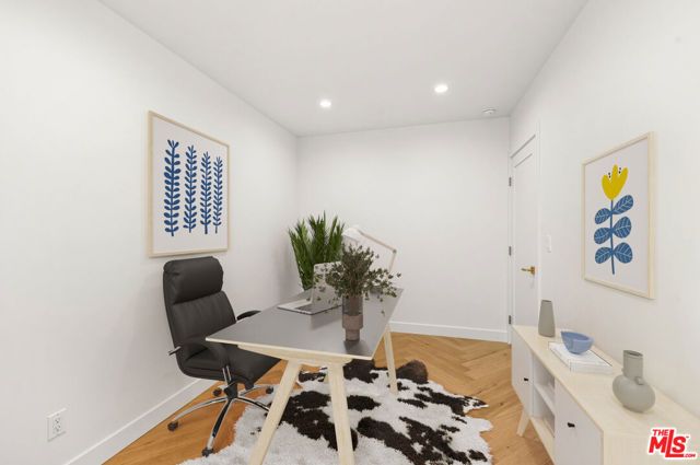 6327 Babcock, Los Angeles, CA 91606