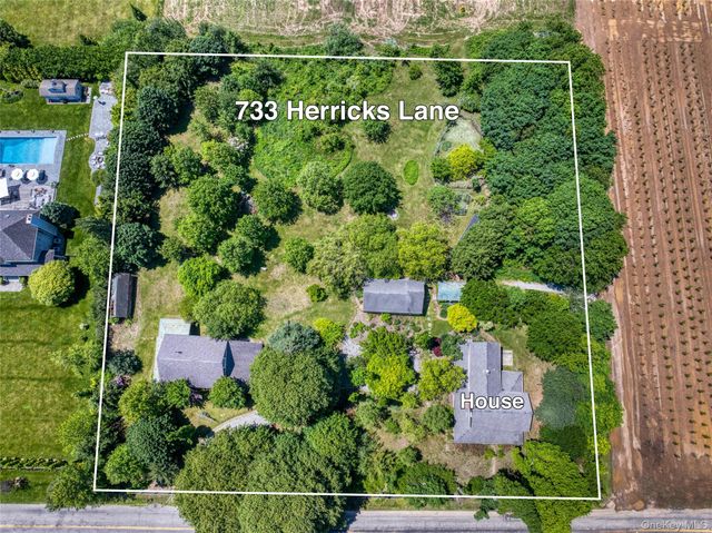 733 Herricks Lane, Jamesport, NY 11901