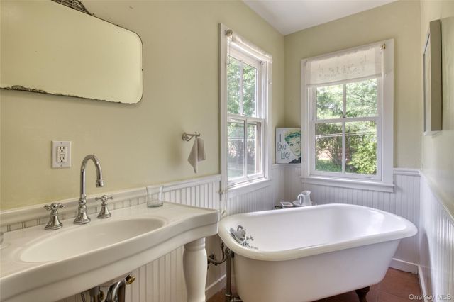 733 Herricks Lane, Jamesport, NY 11901