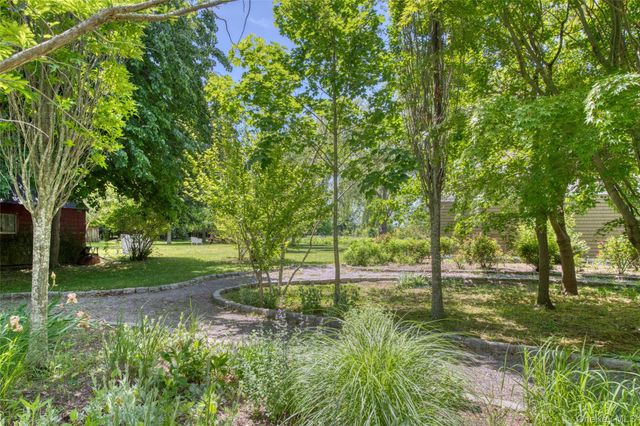 733 Herricks Lane, Jamesport, NY 11901