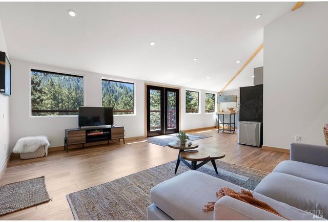 17356 Old Monte Rio Rd, Guerneville, CA 95446