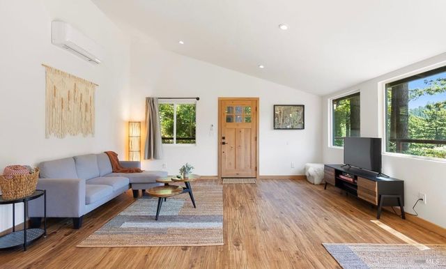 17356 Old Monte Rio Rd, Guerneville, CA 95446