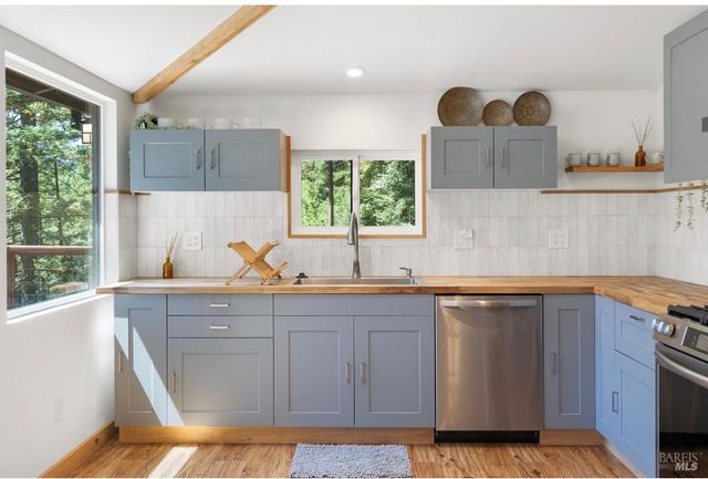 17356 Old Monte Rio Rd, Guerneville, CA 95446