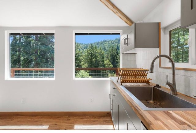 17356 Old Monte Rio Rd, Guerneville, CA 95446