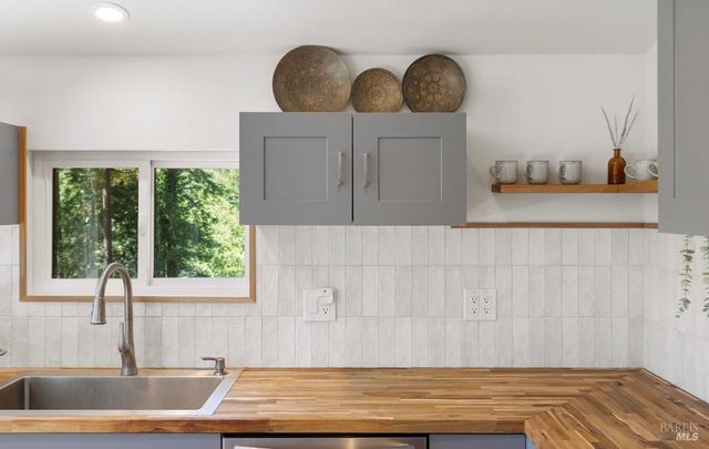 17356 Old Monte Rio Rd, Guerneville, CA 95446