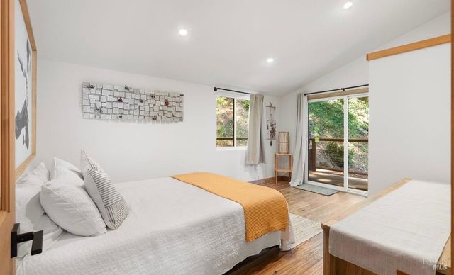 17356 Old Monte Rio Rd, Guerneville, CA 95446