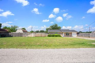 826 Meadowlark Circle, Granbury, TX 76049