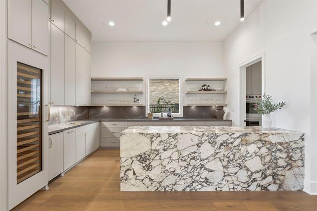 50 Aria Isle Drive, The Woodlands, TX 77380