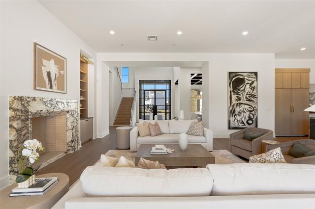 50 Aria Isle Drive, The Woodlands, TX 77380