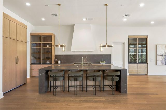 50 Aria Isle Drive, The Woodlands, TX 77380