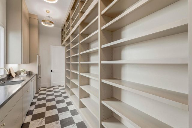 50 Aria Isle Drive, The Woodlands, TX 77380