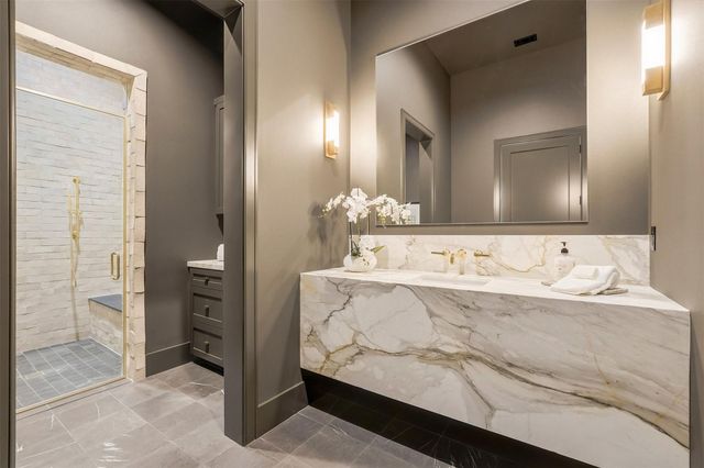 50 Aria Isle Drive, The Woodlands, TX 77380