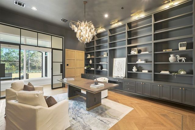 50 Aria Isle Drive, The Woodlands, TX 77380