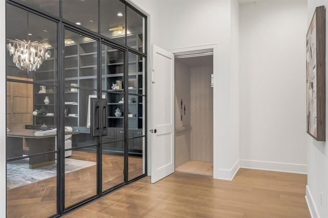 50 Aria Isle Drive, The Woodlands, TX 77380