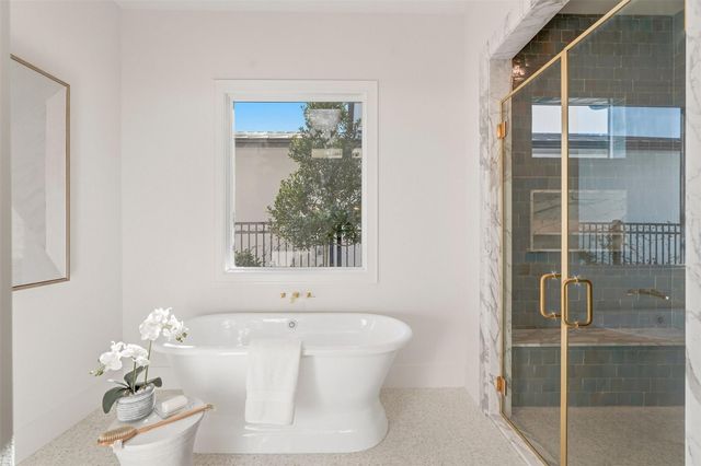 50 Aria Isle Drive, The Woodlands, TX 77380