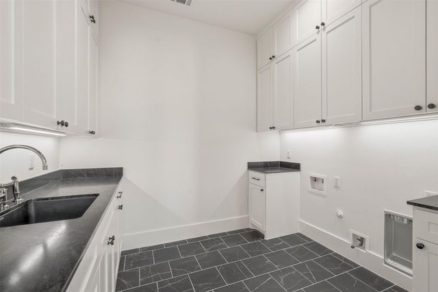 50 Aria Isle Drive, The Woodlands, TX 77380