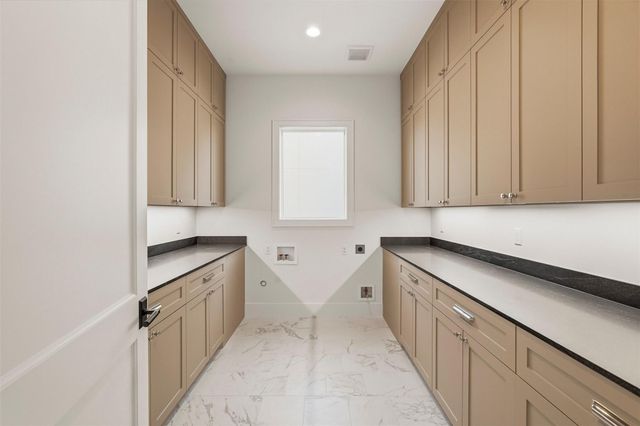 50 Aria Isle Drive, The Woodlands, TX 77380