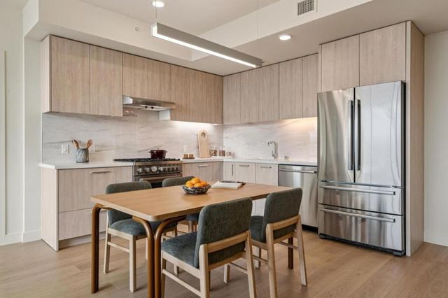 188 W Saint James Street 10515, San Jose, CA 95110