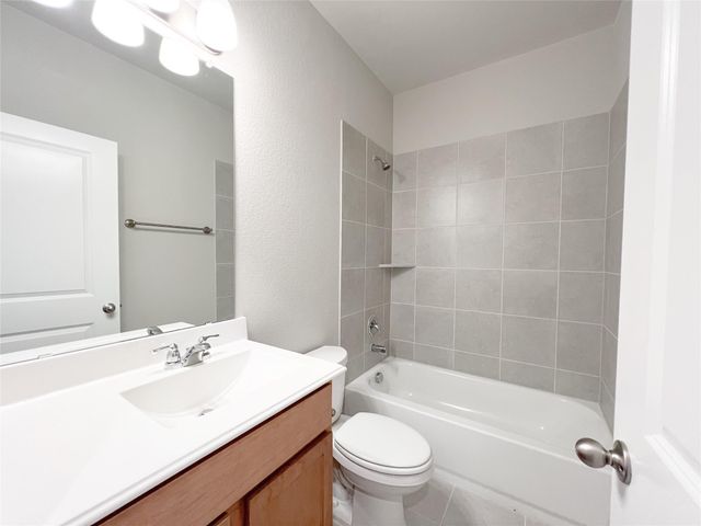 676 Ferrule DR, Kyle, TX 78640