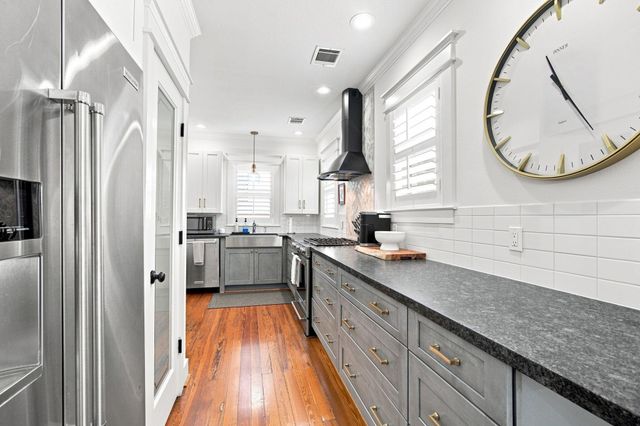 4618 Mcewen Street, Houston, TX 77009