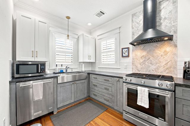 4618 Mcewen Street, Houston, TX 77009