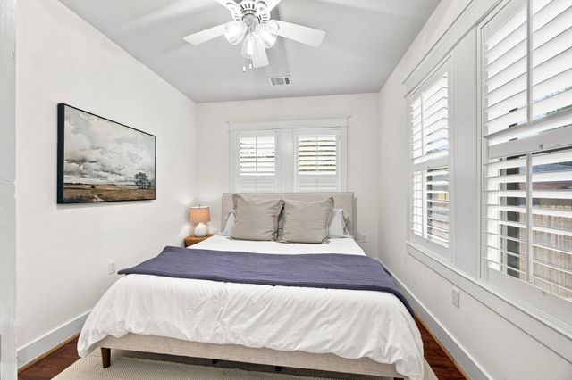 4618 Mcewen Street, Houston, TX 77009