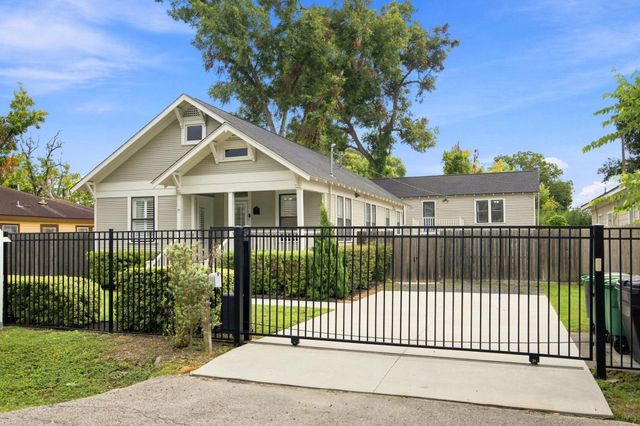 4618 Mcewen Street, Houston, TX 77009