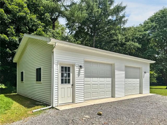 9692 Summit Street Road, Pavilion, NY 14482