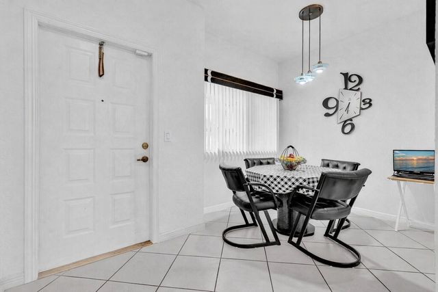 7623 Southampton Terrace 211, Tamarac, FL 33321