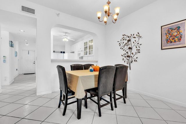 7623 Southampton Terrace 211, Tamarac, FL 33321