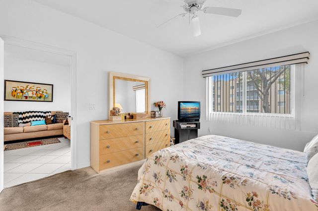 7623 Southampton Terrace 211, Tamarac, FL 33321