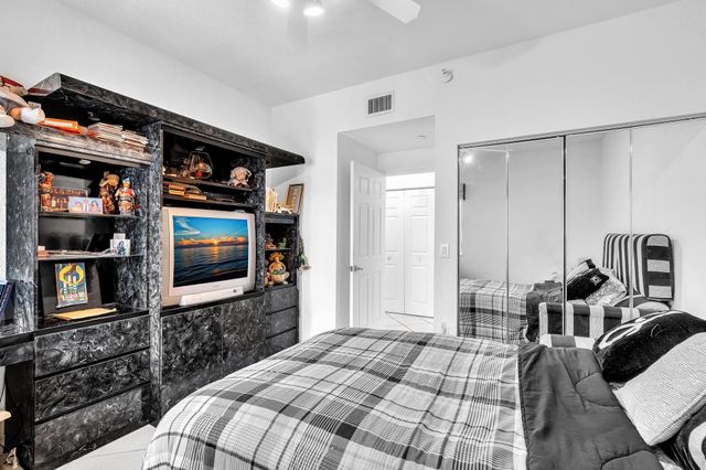 7623 Southampton Terrace 211, Tamarac, FL 33321