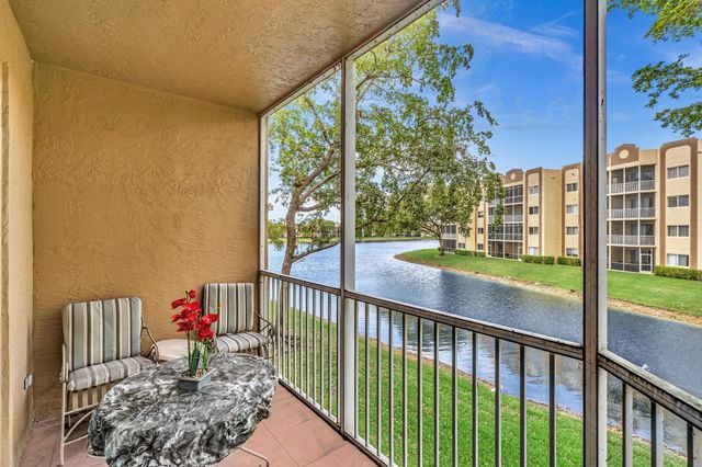 7623 Southampton Terrace 211, Tamarac, FL 33321