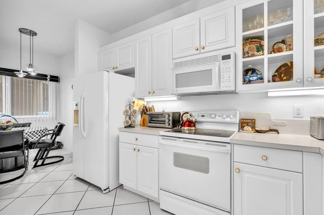 7623 Southampton Terrace 211, Tamarac, FL 33321