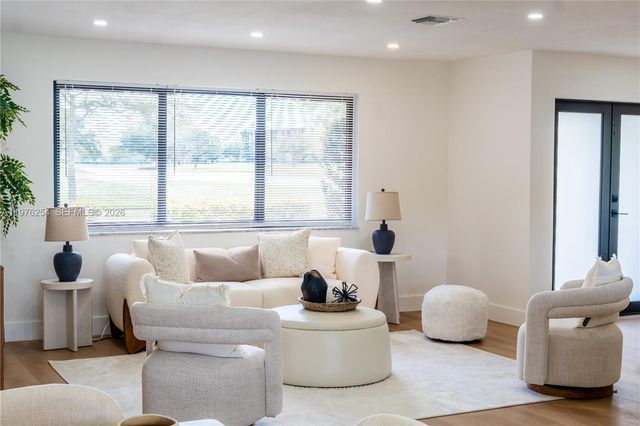 7951 SW 30th St, Davie, FL 33328