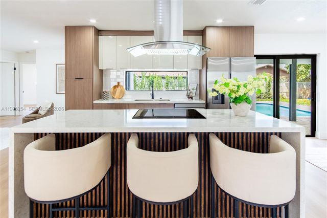 7951 SW 30th St, Davie, FL 33328