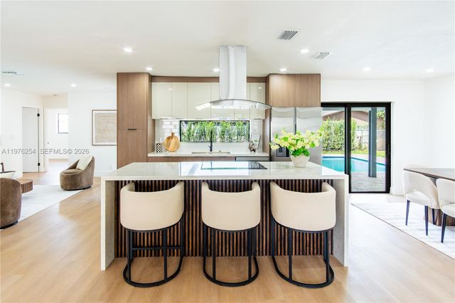 7951 SW 30th St, Davie, FL 33328