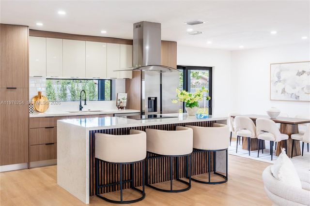 7951 SW 30th St, Davie, FL 33328