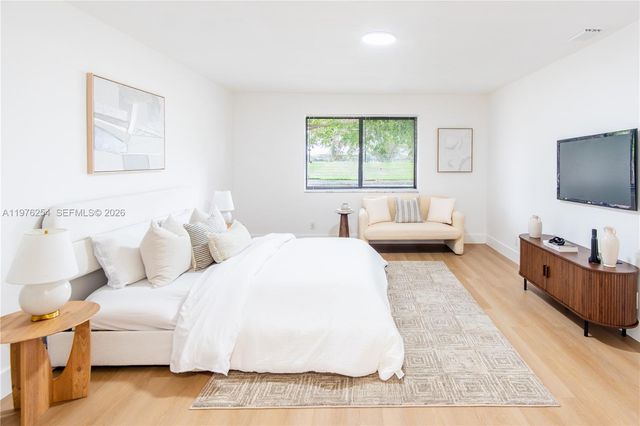 7951 SW 30th St, Davie, FL 33328