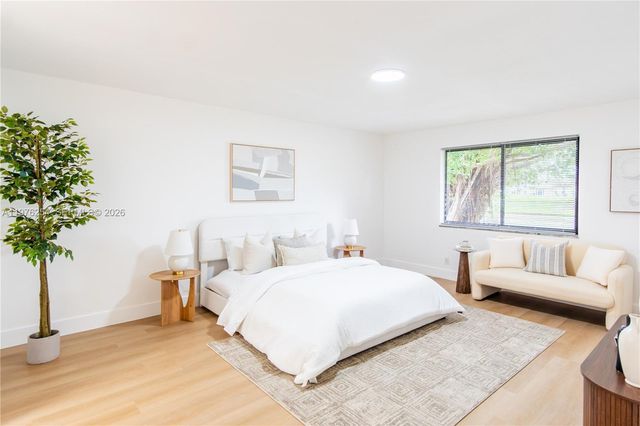 7951 SW 30th St, Davie, FL 33328