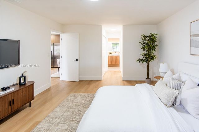 7951 SW 30th St, Davie, FL 33328