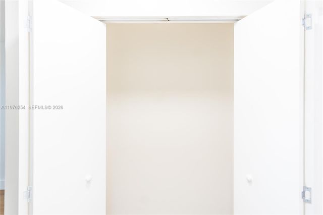 7951 SW 30th St, Davie, FL 33328