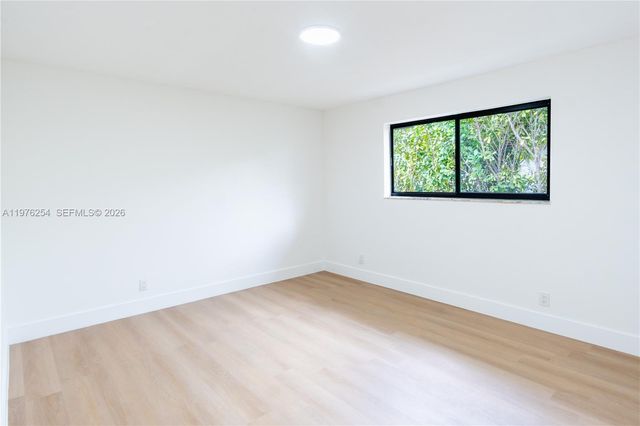 7951 SW 30th St, Davie, FL 33328