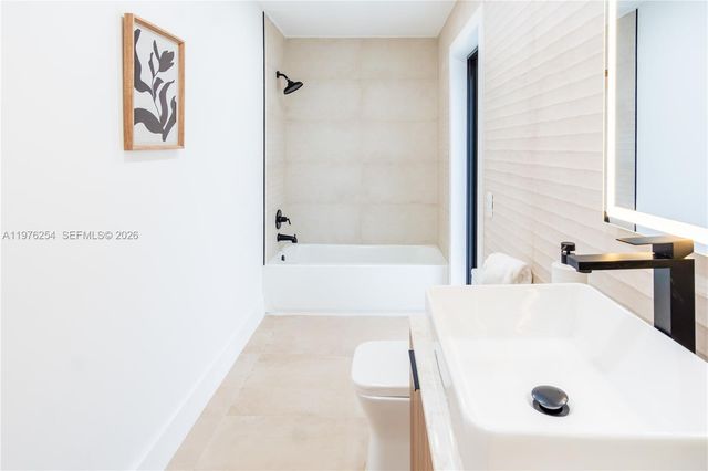 7951 SW 30th St, Davie, FL 33328