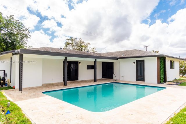 7951 SW 30th St, Davie, FL 33328