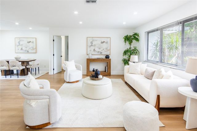 7951 SW 30th St, Davie, FL 33328