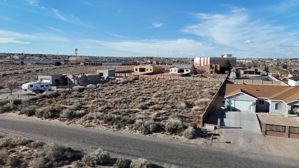 Image 4 of property listing at 1867 12th Avenue SE, Rio Rancho, NM 87124