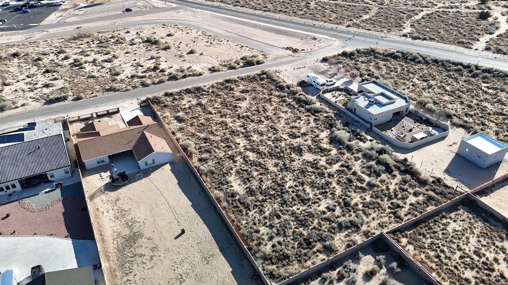 Image 7 of property listing at 1867 12th Avenue SE, Rio Rancho, NM 87124