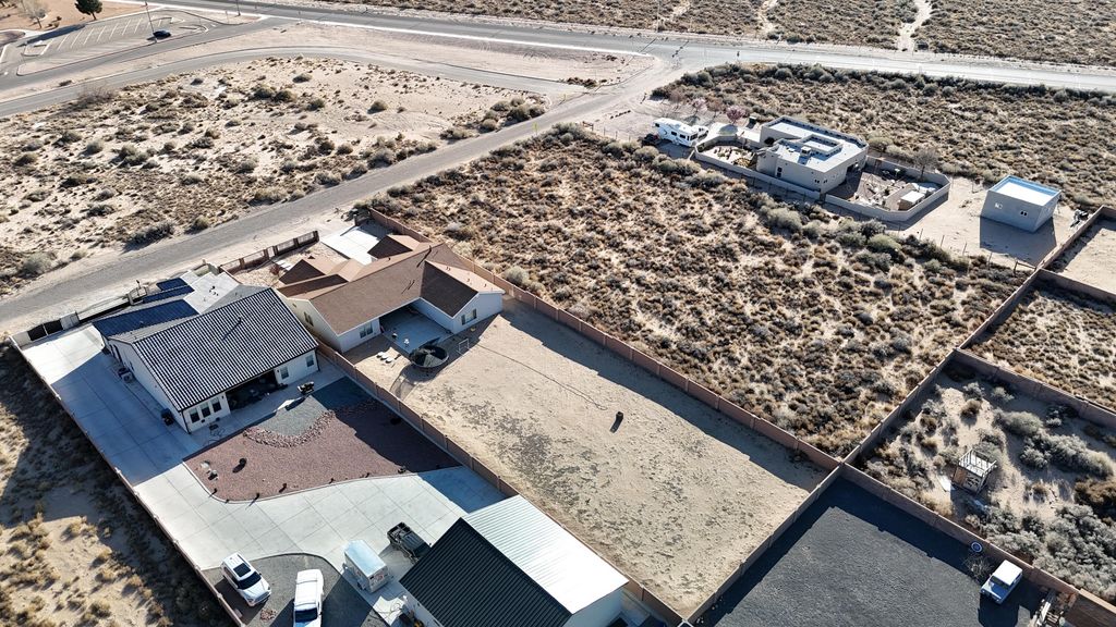 Image 8 of property listing at 1867 12th Avenue SE, Rio Rancho, NM 87124